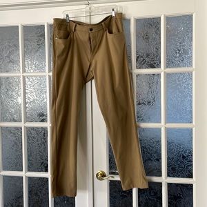 Lululemon ABC classic fit khaki men’s slacks